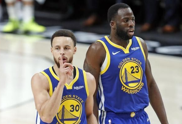 揭秘格林受伤细节！踩到队友扭伤脚踝 专家推断二级扭伤或休战6周