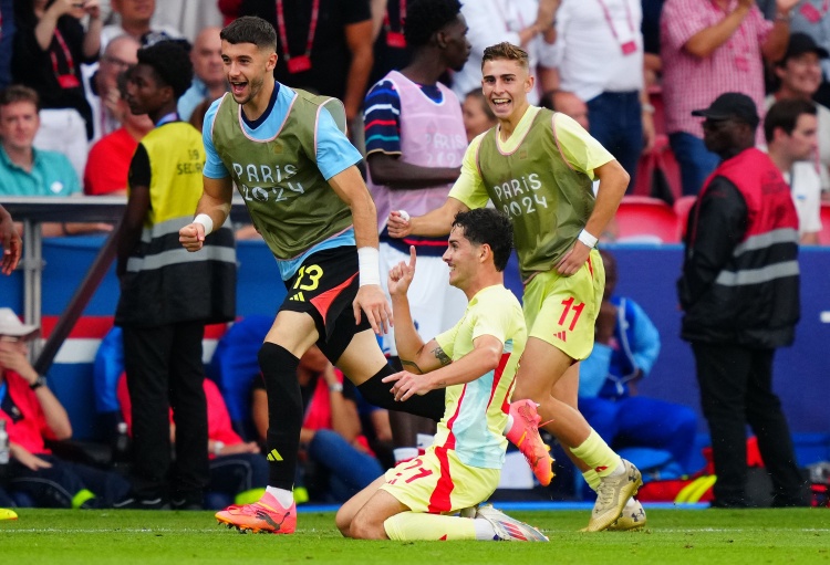 西班牙足球的盛夏辉煌：冠军连连与人才辈出