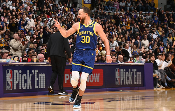 库里爆粗口！拉塞尔尴尬曝光，勇士巨星的愤怒无法掩埋