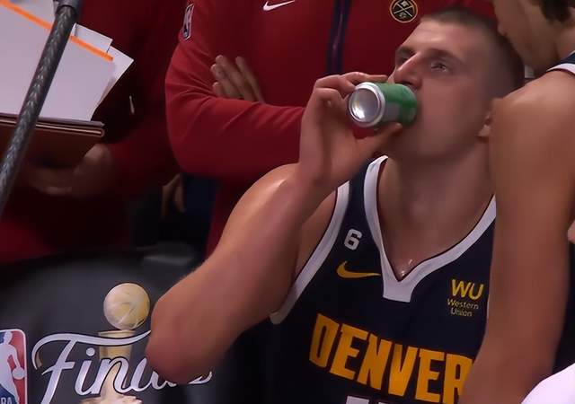 爆冷崩盘！MVP创耻辱纪录，大喘气绝望离场，主帅痛批全队