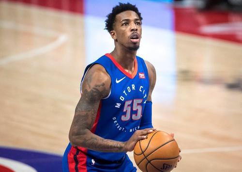 交易达成！火箭摆烂死敌主动送走10+5控卫，看似亏其实赚！