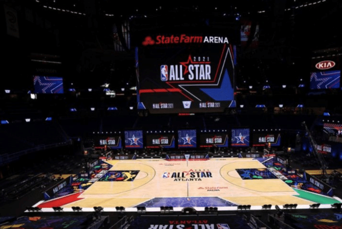 真酷！名记晒全明星场地照，8成网友支持詹姆斯的“选择”，韦德调侃保罗！