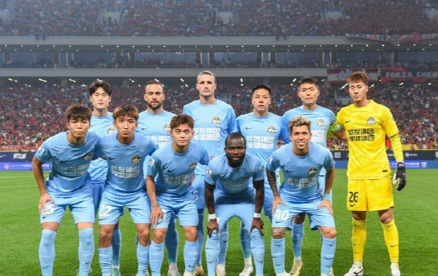 河南球迷怒批俱乐部和球员：换帅、李玮锋+3将滚蛋