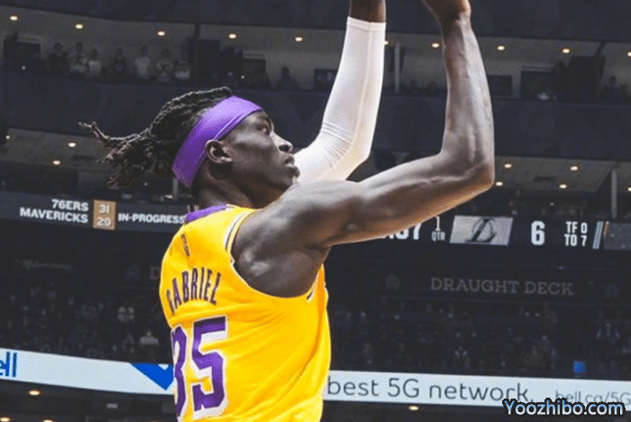 3-18！湖人挥霍良机，全队罕见爆发，神人单节轰14分