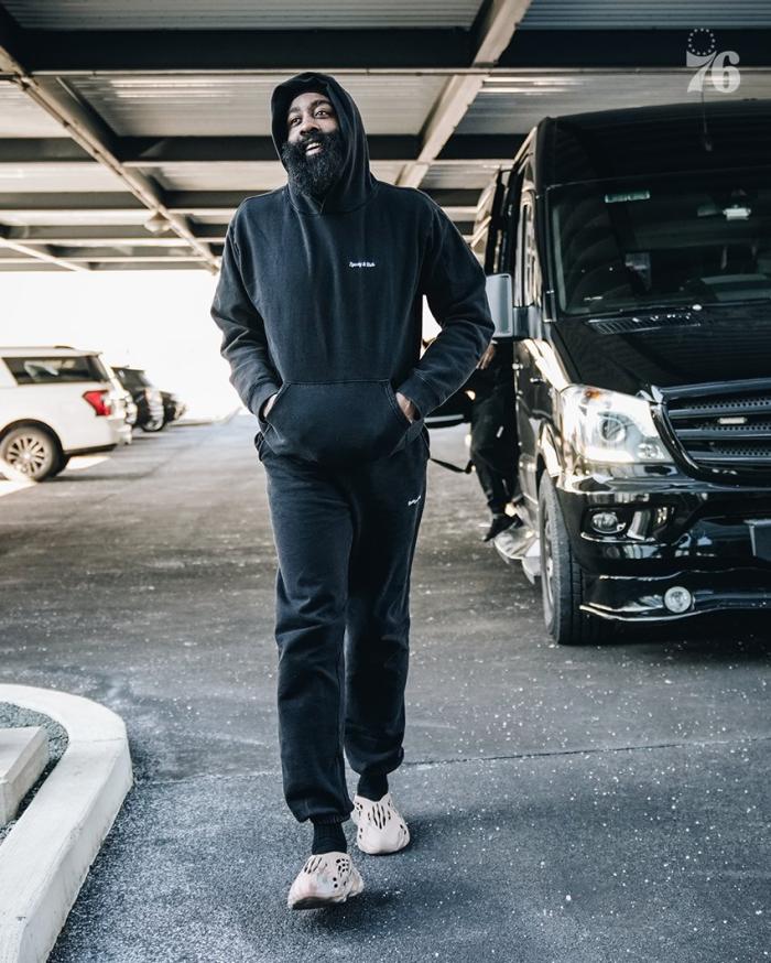 哈登更改社媒告别篮网！与恩比德合练咧嘴大笑，因伤确定缺席全明星赛