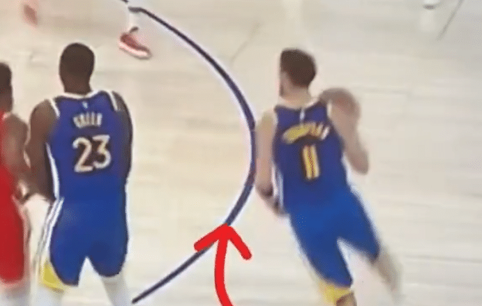 NBA诡异一幕：追梦“魔法”传球汤普森 拉进镜头仍看不到球在哪