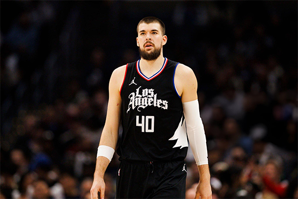 快船遭重创：主力中锋小腿拉伤至少伤停4周 四巨头身边折损一大帮手