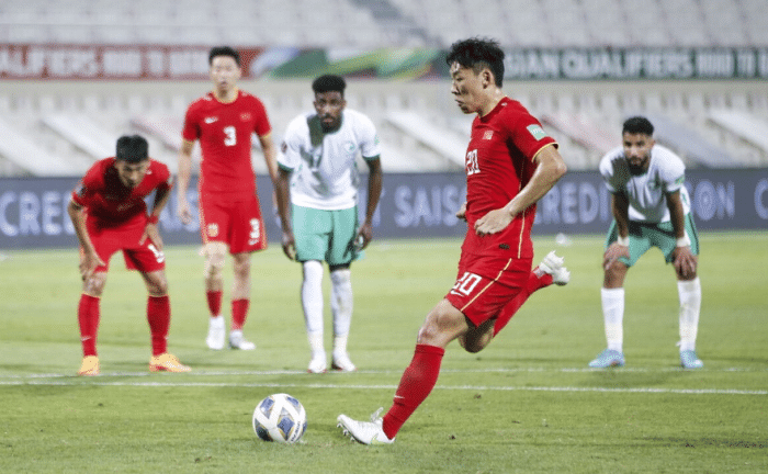 19年只赢1次！国足再遇克星1-1=回应嘲讽，CCTV5直播