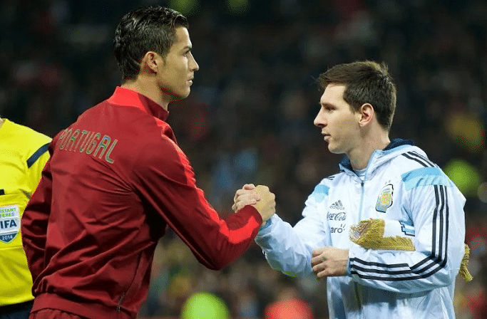 足坛三大老炮儿！34岁梅西戴帽，36岁C罗首秀双响，40岁伊布建功