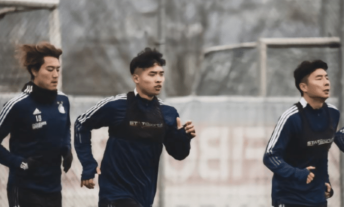 0-2！留洋国脚第4场克甲，携4人放弃亚洲杯，进步大获2支国足重视