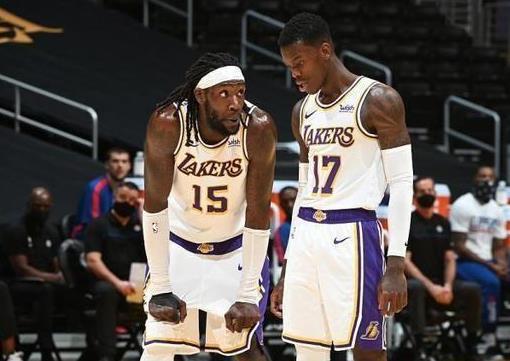 湖人终于坐不住了！2换1梭哈21+7先生？为总冠军两巨头都能扔掉