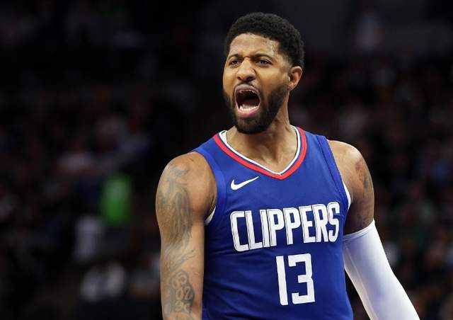 2亿战舰20分逆天翻盘！三巨头全爆发轰70分，火箭主场鸦雀无声