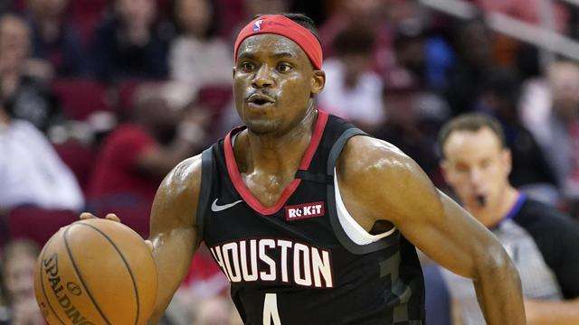 拒绝湖人！豪斯正式签约尼克斯，被裁后再就业且火箭欠他250万美元