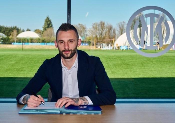 官方：国米与布罗佐维奇续约至2026年