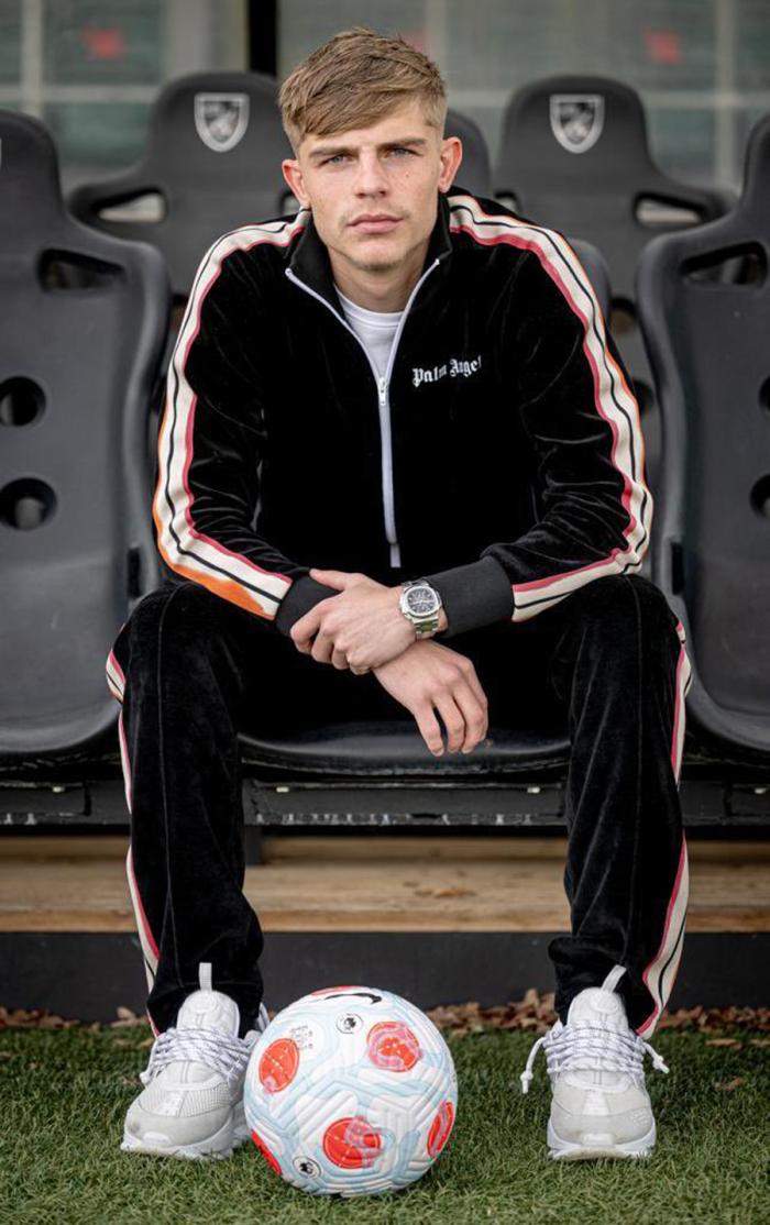 曼联挂牌出售新埃尔文，估值1000万！林加德索15万周薪遭纽卡拒绝