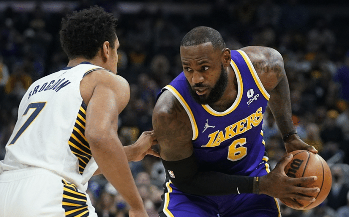 詹姆斯39+6+5创两大纪录，队友：他就是我们的乔丹 历史第一人！