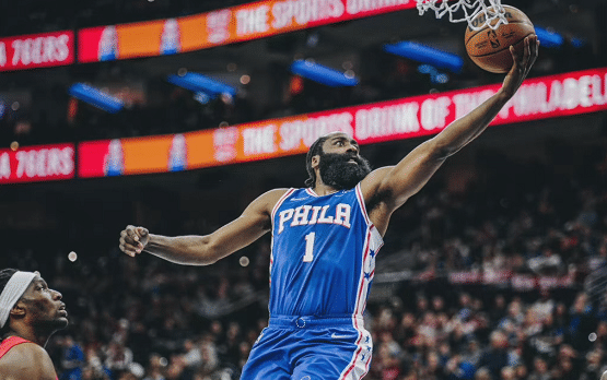 致命恶意犯规！哈登1分钟3次失误，关键罚球+上篮全丢