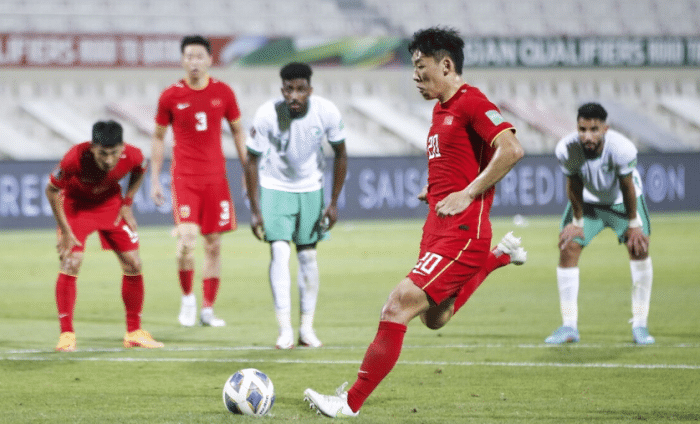 亚洲冠军变东道主！国足进入第2档，5大归化不受限：预定出线热门