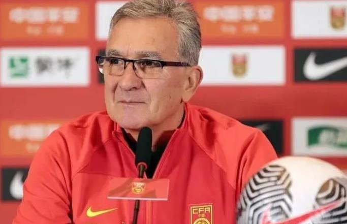 武磊被弃用？备战新加坡，国足新帅摊牌，官宣决定，郑智看懂了