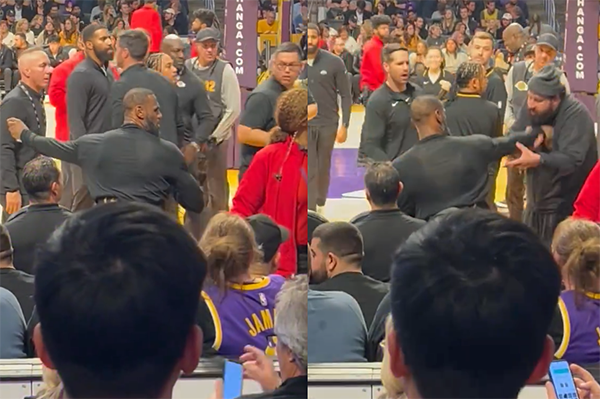 詹姆斯推开球迷一幕曝光：后者违规接触老詹引热议 直接被赶出球馆