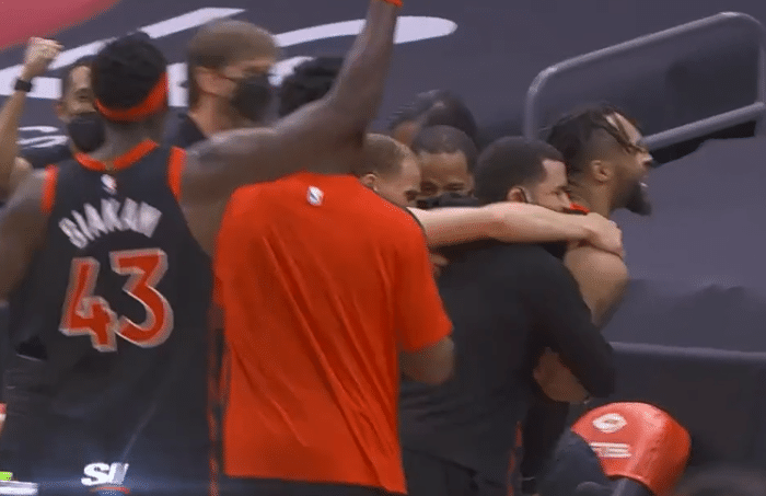 生死时刻严重漏判！裁判吹罚直接改变赛果，威少遗憾空砍三双