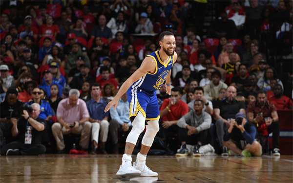 水花兄弟再创辉煌，58+9三分击退火箭连胜梦