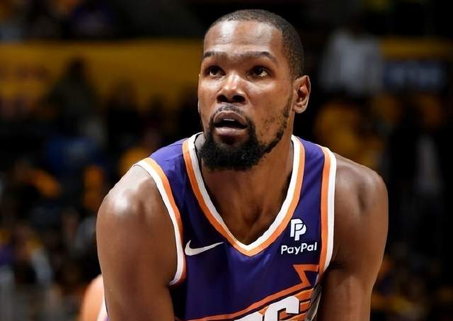 唏嘘！35岁超巨累惨，场均37分钟联盟第5，1.9亿战舰沦为单核