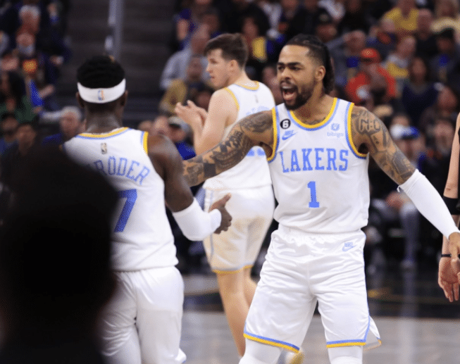 浓眉19投13+16逆转勇士：关键2帽立功 詹皇观战新援首秀12+8太硬