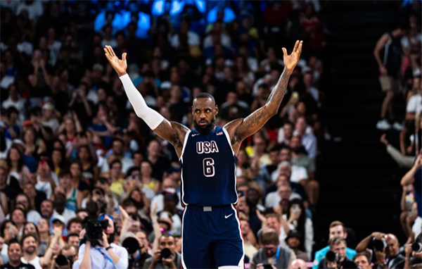 詹皇受伤仍创纪录，率队晋级四强