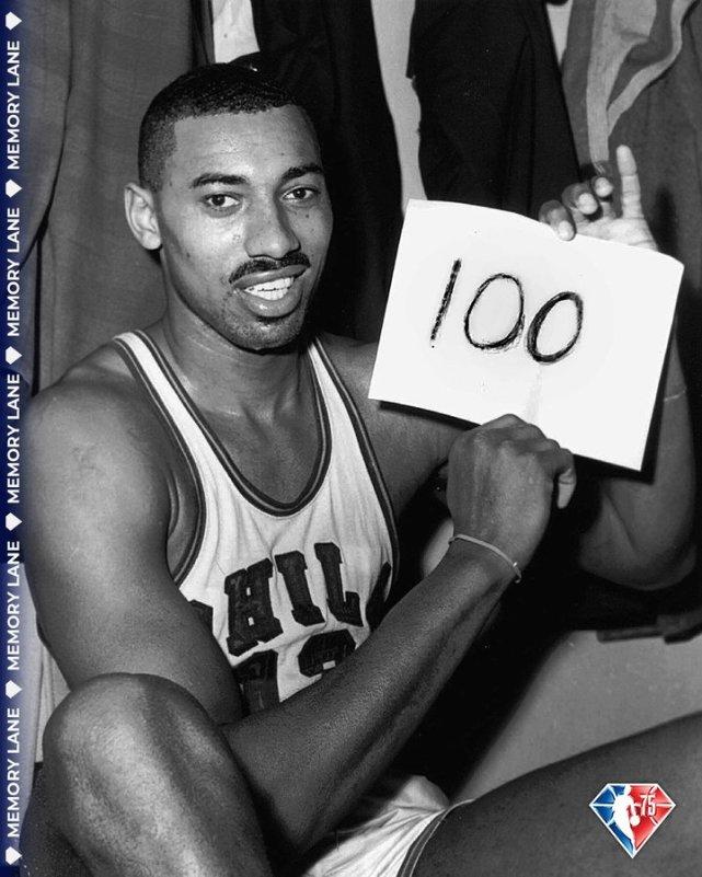 张伯伦100分60周年！见证队友仅两人在世，美媒刷屏纪念传奇一战