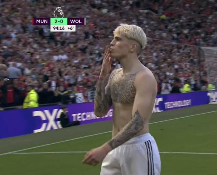 曼联新C罗7号纹身曝光！滕哈格敦促下赛季争首发，B费提醒要踏实