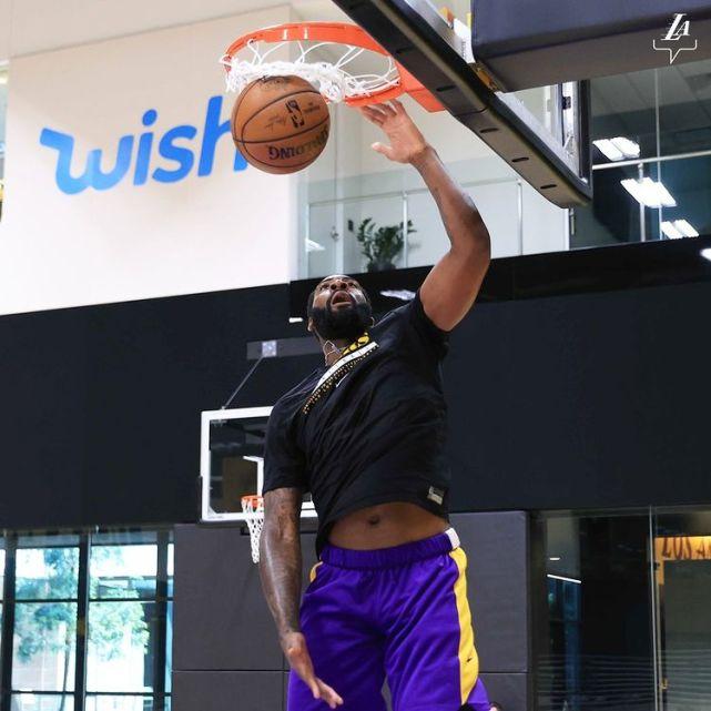 庄神湖人首训暴扣抢镜！寄语紫金球迷：希望帮球队回归总冠军竞争