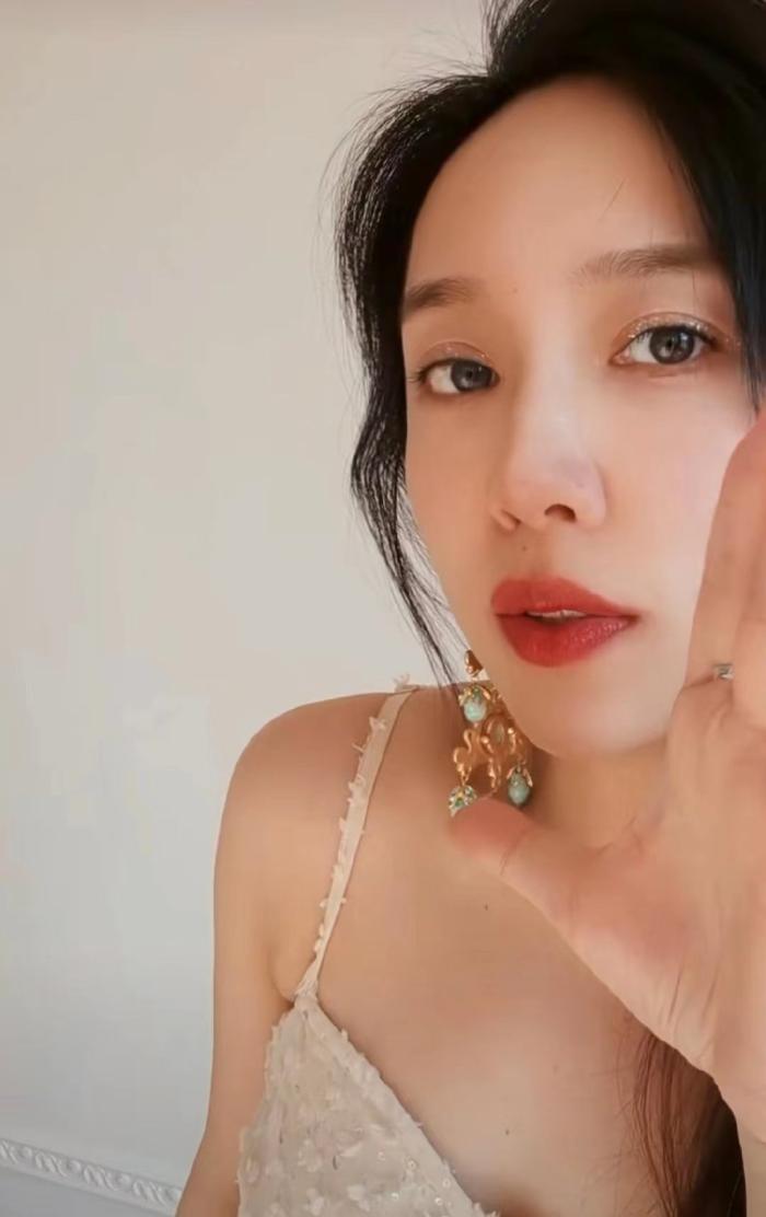 同曦最美老板娘被打假，职务被免罚款1万元，西热位置或危险了