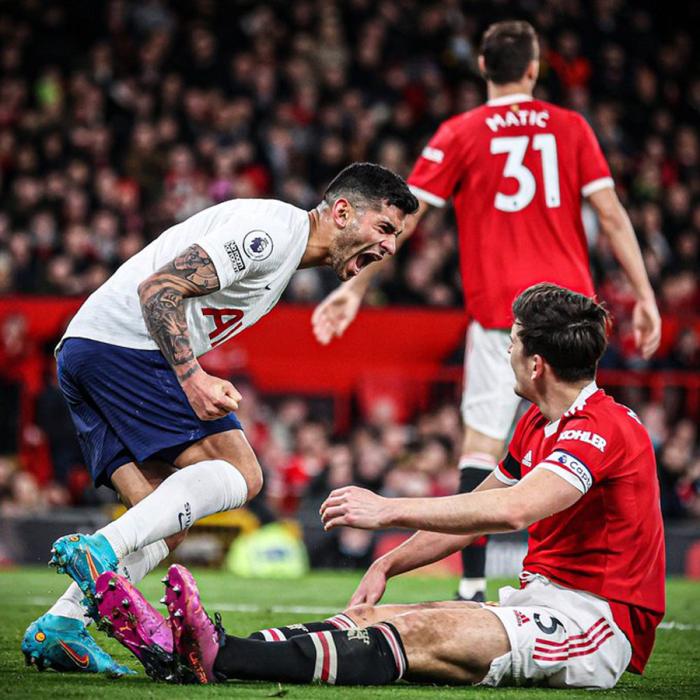 曼联8000万漏勺自摆乌龙，遭对手当面羞辱！名宿痛斥曼联最大漏洞