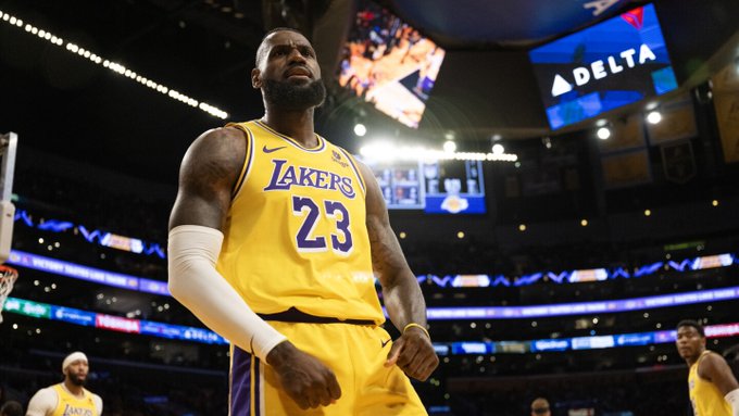 揭秘詹姆斯缺战雄鹿内幕：脚踝严重酸痛 一直接受治疗本想带伤出战