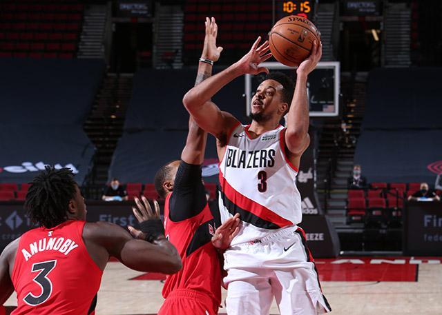 最后9分钟30分！开拓者三巨头太狠，甜瓜梦回巅峰CJ不叫暂停仍绝杀