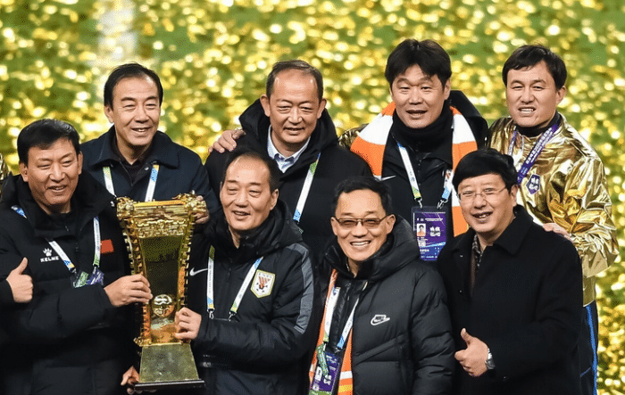 下午2点！泰山VS海港掷“残阵”：金靴迎首秀，4国脚+2中场全缺席