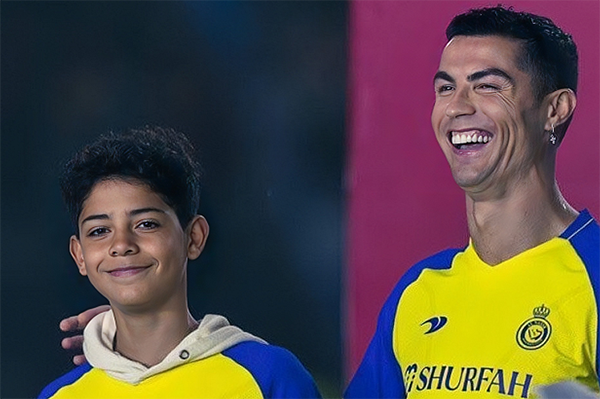 虎父无犬子！迷你罗正式签约利雅得胜利，C罗欣慰，未来或同队