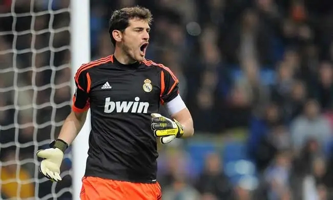 具体是怎么回事？卡西利亚斯退役