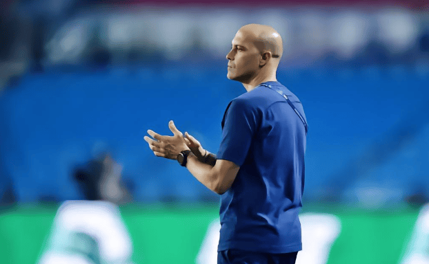 保级悬了？中超升班马宣布44岁洋帅辞职！带队3个月，位列倒数第2