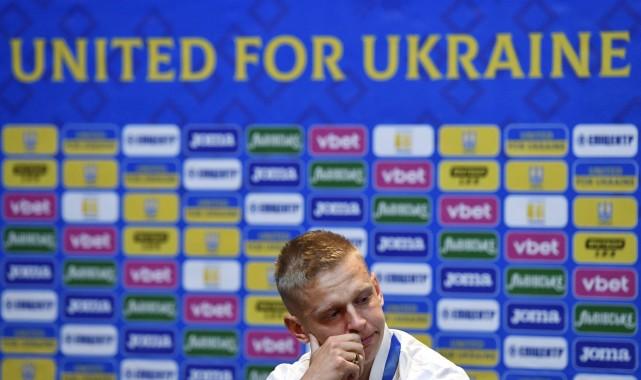 乌克兰队长泪洒发布会：不回国参战是有原因的！下次受难的或是你们