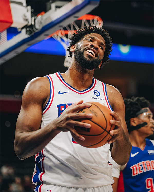 恩比德41+11狂刷纪录！连续8场30+10太狠 送活塞耻辱21连败