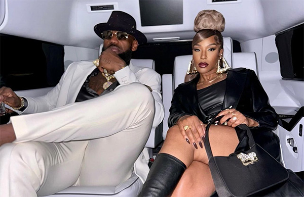 詹姆斯携妻参加生日派对曝光：穿金戴钻太土豪 浓眉阿黛尔都在现场