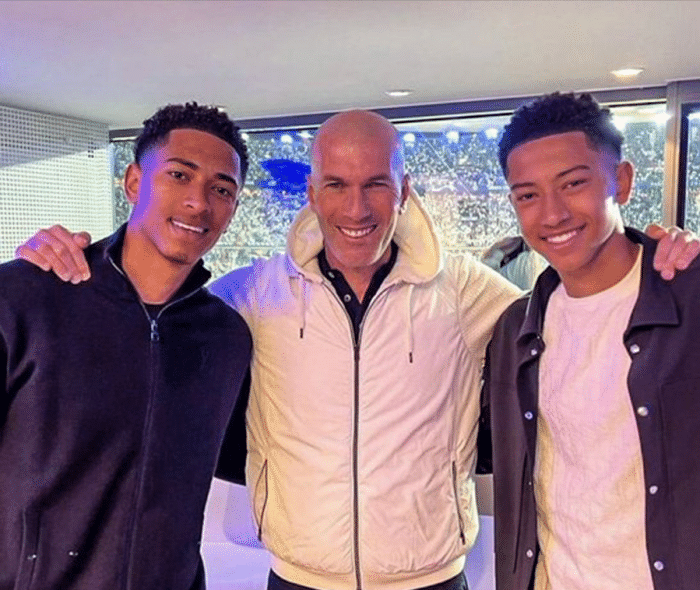 曼联寄望秘密武器帮忙签贝林厄姆！球迷要买两人，滕哈格戏称可以