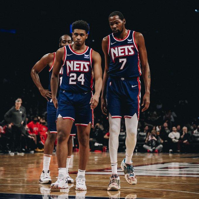 篮网输得不冤，3次漏判皆获利仍遭逆转,杜兰特关键扣篮本该不算！