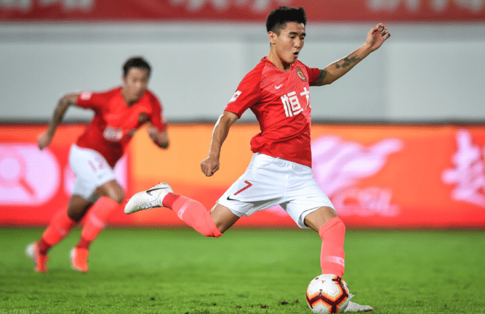 中超生变！海港将补4名国脚，泰山队10号球星难留，国安确定2新援