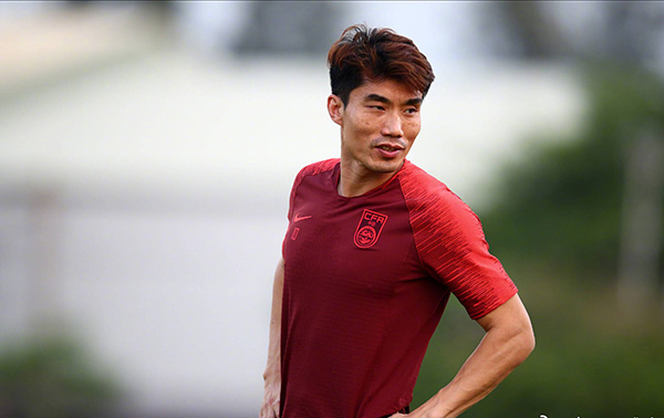 43岁郑智官宣喜讯，表态新目标，娇妻心疼不舍，球迷期待