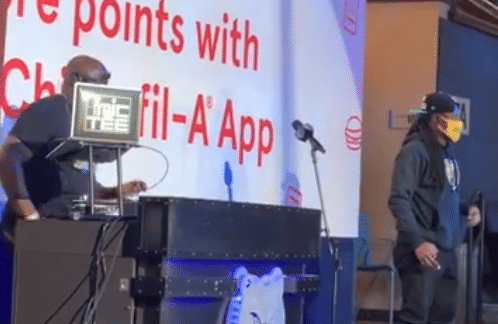 詹姆斯谈现场音效！如白噪声起不到任何作用，湖人球迷无法替代