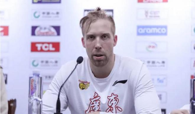 广东男篮引援进展引关注：汉密尔顿签约勇士教练组，球队外援仍待完善