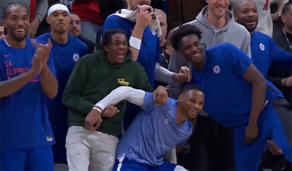 249秒轰21分！哈登狂刷8大纪录 快船替补席众生相卡威大笑庆祝